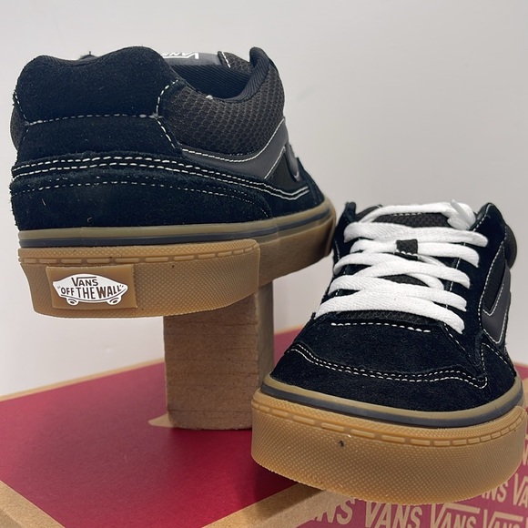 Vans Men’s Caldrone Suede Mesh Black/Gum
VN0A5JM2B9M Sneakers - Picture 9 of 16